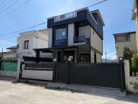 Single Detached Brand New 3 1 Villa With Large Garden For Sale In Seferihisar Doğanbey