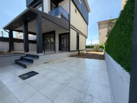 Single Detached Brand New 3 1 Villa With Large Garden For Sale In Seferihisar Doğanbey