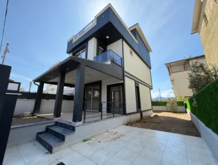 Single Detached Brand New 3 1 Villa With Large Garden For Sale In Seferihisar Doğanbey
