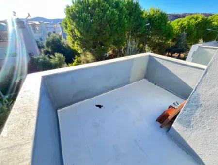 3 1 Villas With Garden For Sale At Affordable Prices Close To The Sea In Doganbey