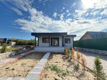 Detached 2 1 Summer House In A 300 M² Garden For Sale In Seferihisar Kavaklıdere