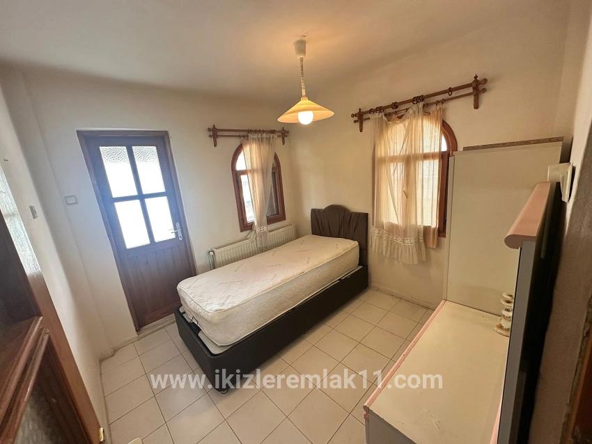 Для продажи Летний 3+1 в Cumhuriyet Seferihisar Doğanbey - 160 m²