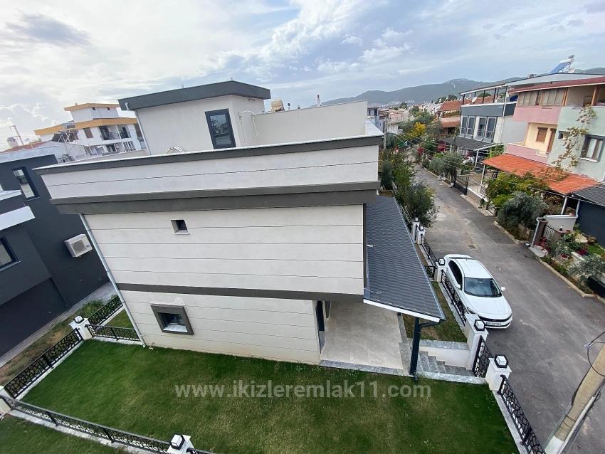 Для продажи Вилла 2+1 в Cumhuriyet Seferihisar Doğanbey - 150 m²