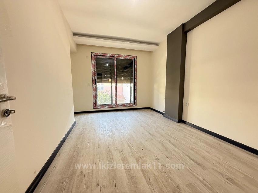 Продается Новая Вилла 3+1 В Центре Сеферихисар Доганбей.