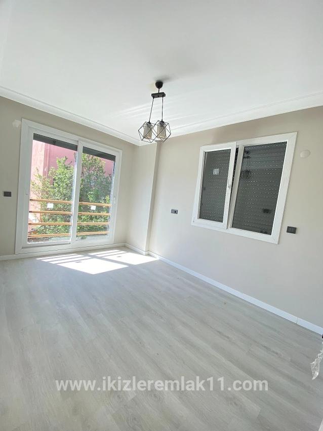 Для продажи Вилла 3+1 в Cumhuriyet Seferihisar Doğanbey - 200 m²