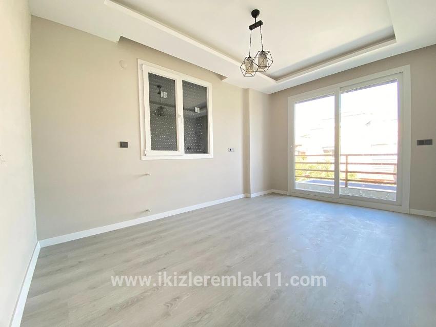 Для продажи Вилла 3+1 в Cumhuriyet Seferihisar Doğanbey - 200 m²