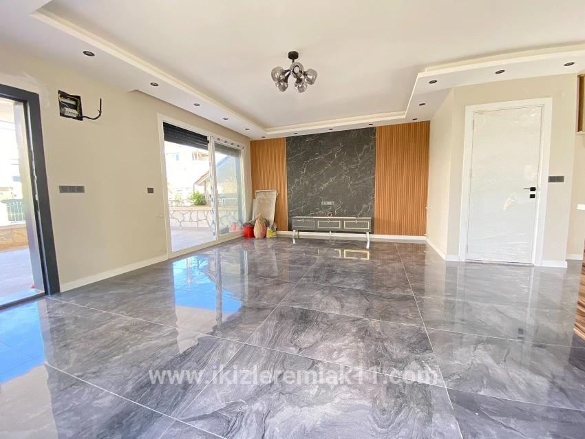 Для продажи Вилла 3+1 в Cumhuriyet Seferihisar Doğanbey - 200 m²