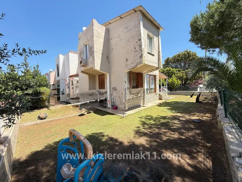 Для продажи Семейный дом 3+1 в Cumhuriyet Seferihisar Doğanbey - 300 m²