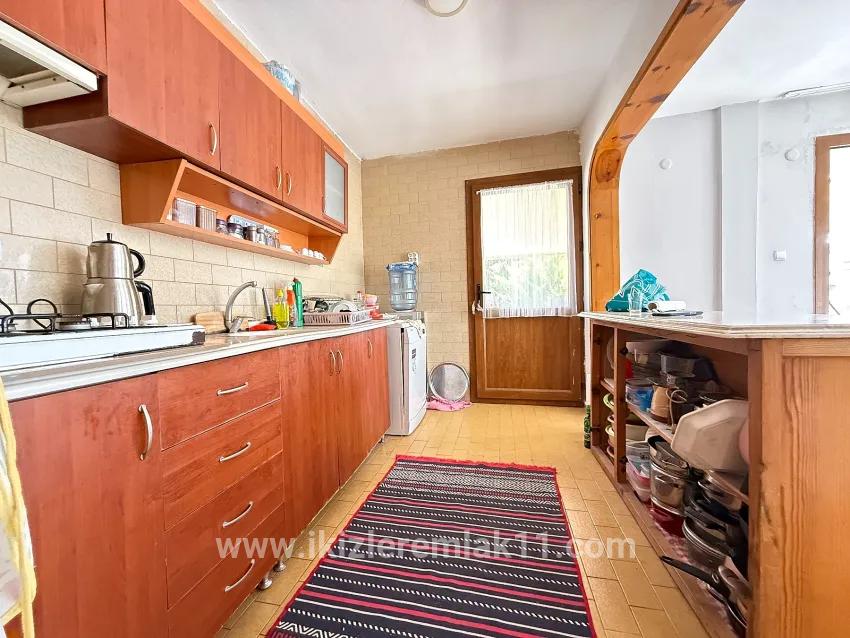 Для продажи Семейный дом 3+1 в Cumhuriyet Seferihisar Doğanbey - 300 m²