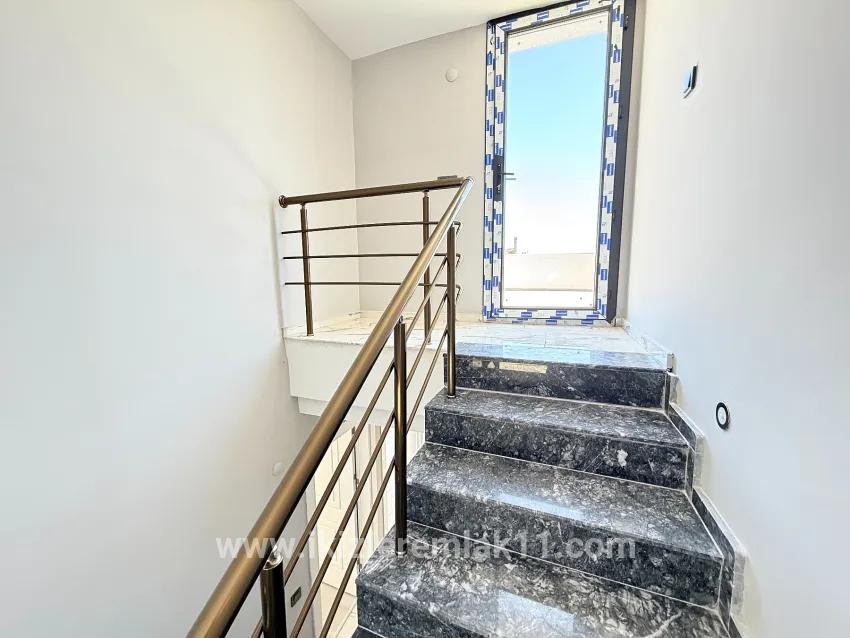Для продажи Вилла 3+1 в Cumhuriyet Seferihisar Doğanbey - 300 m²