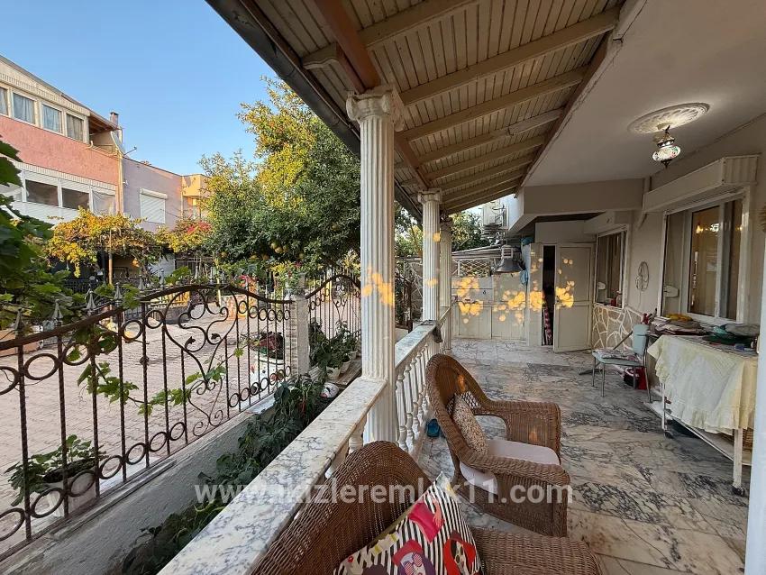 Для продажи Семейный дом 4+1 в Bengiler Seferihisar Ürkmez - 210 m²