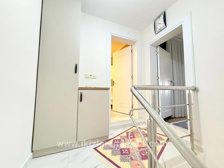 Для продажи Семейный дом 3+1 в Cumhuriyet Seferihisar Doğanbey - 180 m²