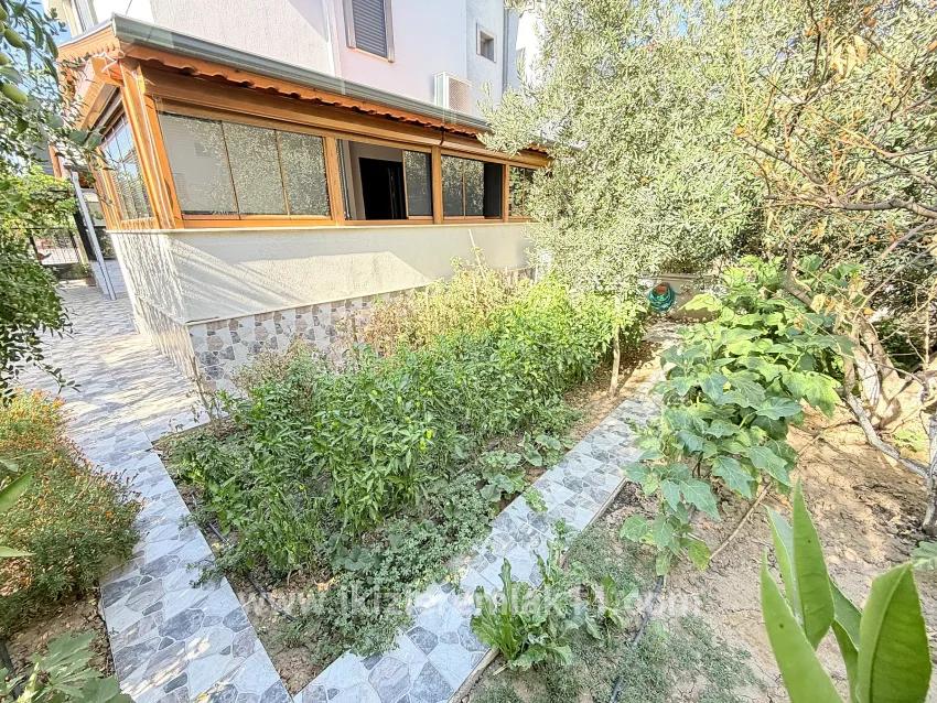 Для продажи Семейный дом 3+1 в Cumhuriyet Seferihisar Doğanbey - 180 m²