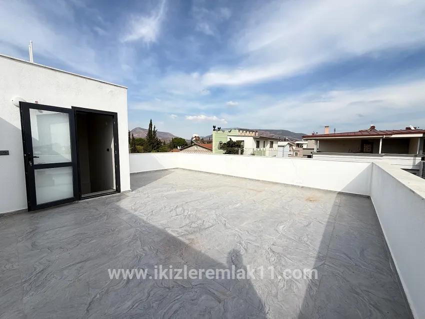 Для продажи Летний 3+1 в Cumhuriyet Seferihisar Doğanbey - 180 m²