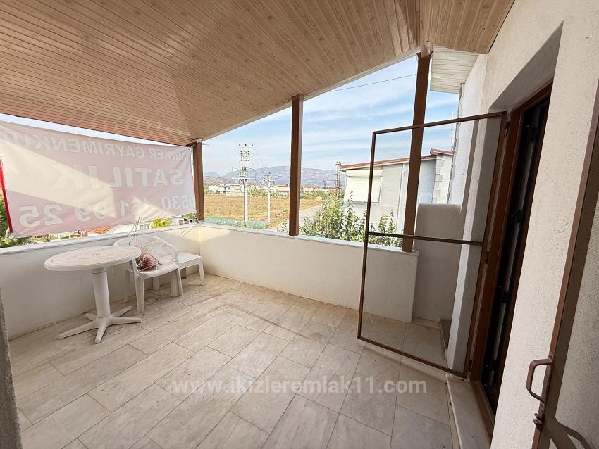 Срочная Продажа Виллы 3+1 С Большим Садом В Центре Сеферихисар Доганбей