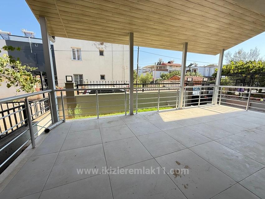 Для продажи Вилла 3+1 в Cumhuriyet Seferihisar Doğanbey - 180 m²