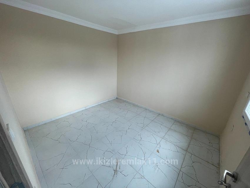 Роскошная Вилла 3+1 На Продажу В Районе Сеферихисар-Доганбей, Просторное Место, Очень Близко К Морю