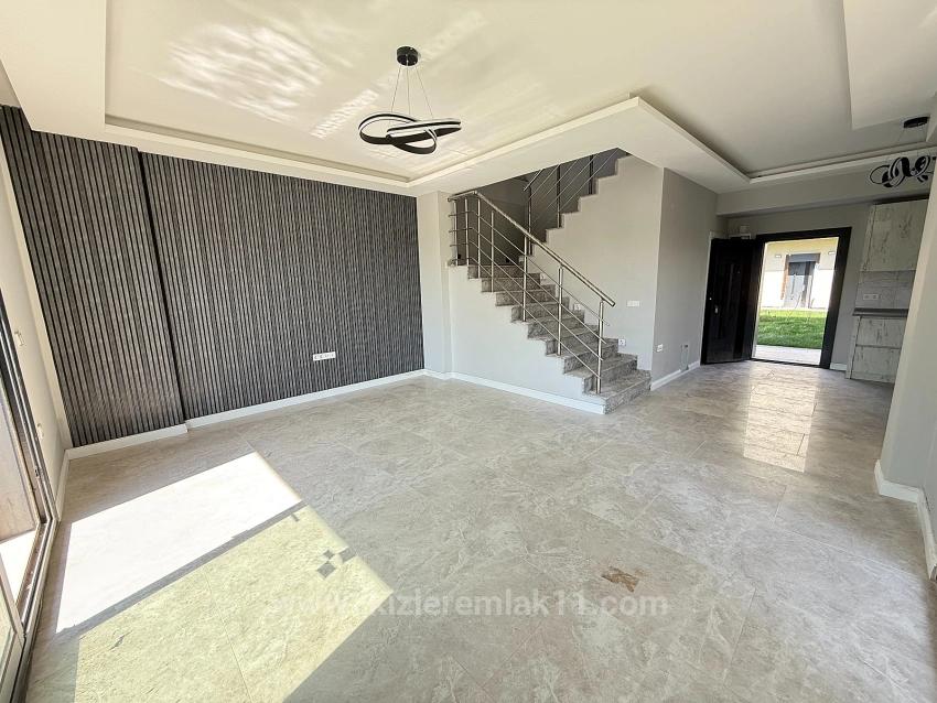 Летний Дом-Дуплекс 3+1 С Бассейном В Сеферихисар Доганбей