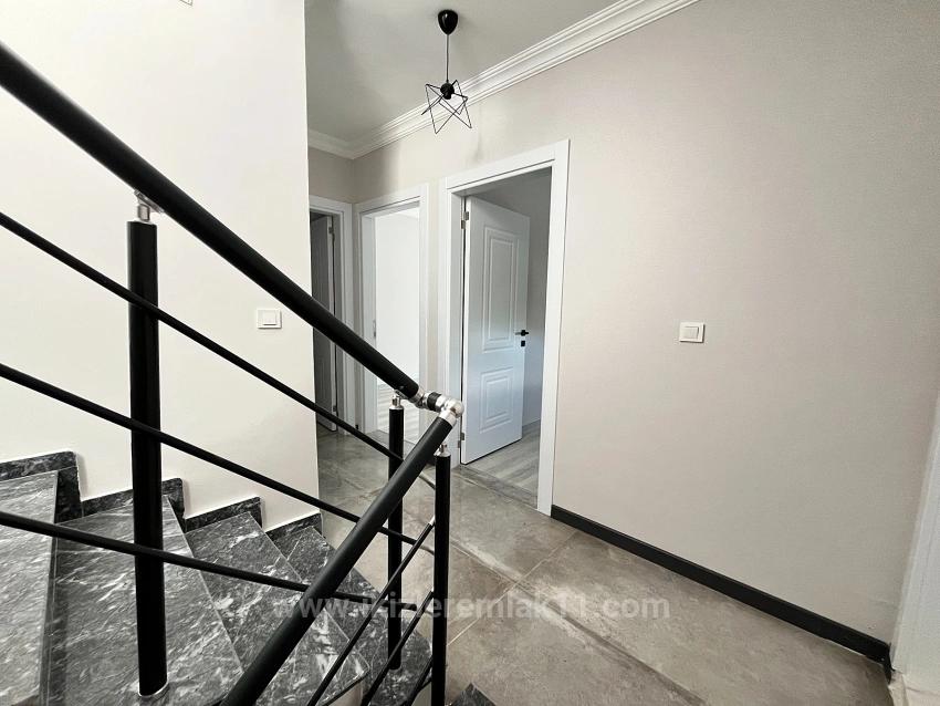 Совершенно Новая Отдельная Вилла 3+1 С Большим Садом На Продажу В Сеферихисаре Доганбей