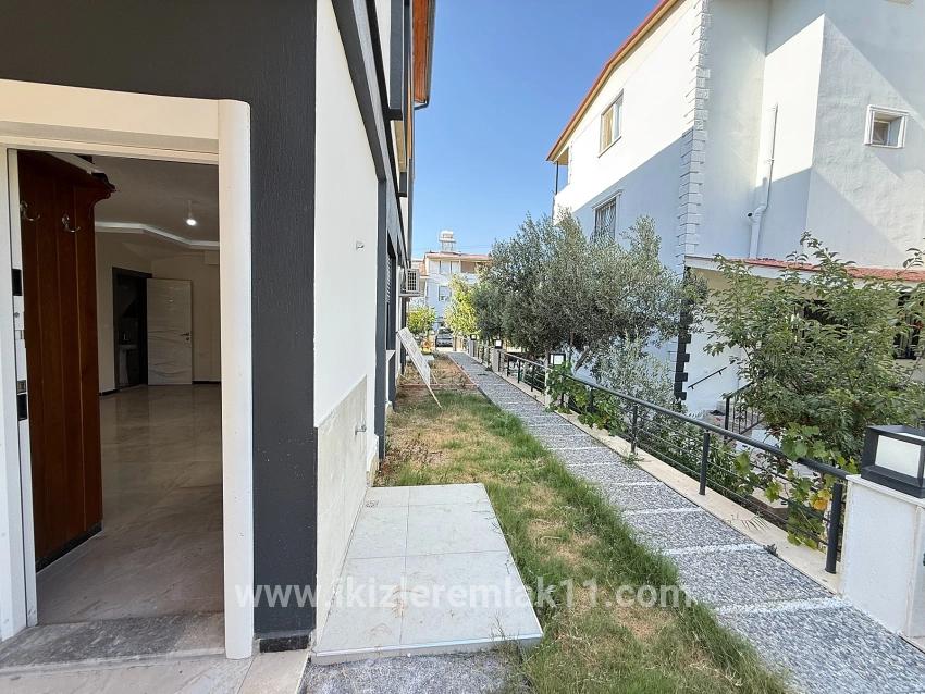 Для продажи Вилла 3+1 в Cumhuriyet Seferihisar Doğanbey - 180 m²