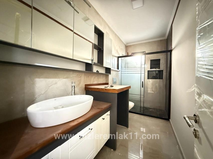 Для продажи Вилла 3+1 в Cumhuriyet Seferihisar Doğanbey - 180 m²