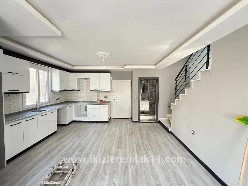 Для продажи Вилла 3+1 в Cumhuriyet Seferihisar Doğanbey - 300 m²