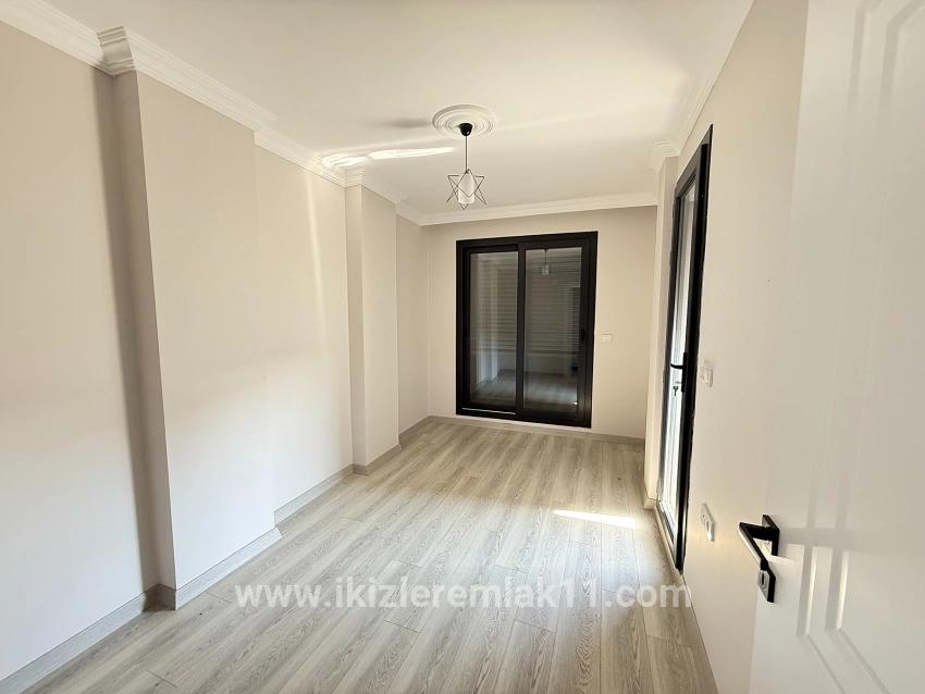 Для продажи Вилла 2+1 в Cumhuriyet Seferihisar Doğanbey - 165 m²