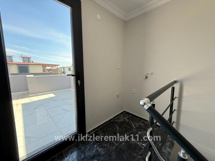 Для продажи Вилла 2+1 в Cumhuriyet Seferihisar Doğanbey - 165 m²