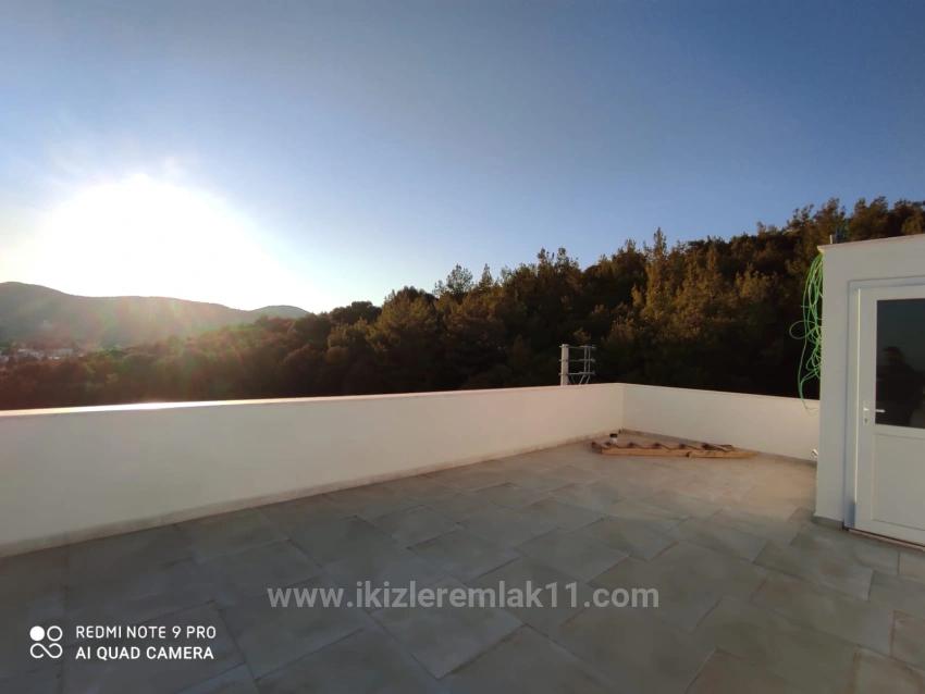 Для продажи Вилла 4+2 в Cumhuriyet Seferihisar Doğanbey - 195 m²