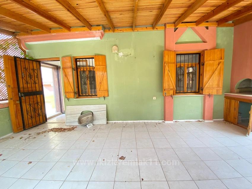 Продается 1+1 Со Стороны Моря В Сеферихисар-Юркмез. Квартира 85 М2