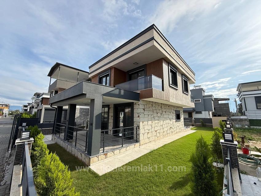 Совершенно Новая Роскошная Отдельная Вилла С Бассейном На Продажу В Сеферихисаре Доганбей