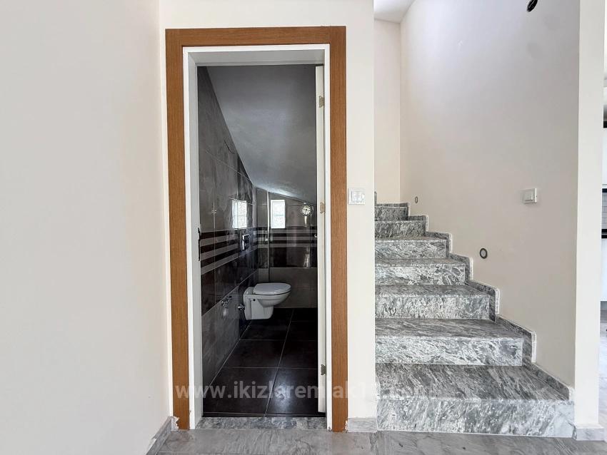 Для продажи Вилла 3+1 в Cumhuriyet Seferihisar Doğanbey - 170 m²
