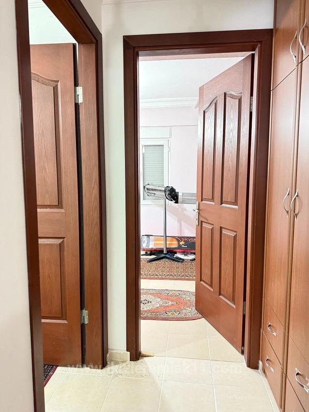 Продается 2+1 Квартира Площадью 80 М2 В Центре Сеферихисара Уркмез. Дополнительный Ремонт Не Требуется.