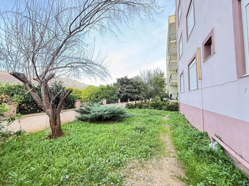 Продается 2+1 Квартира Площадью 80 М2 В Центре Сеферихисара Уркмез. Дополнительный Ремонт Не Требуется.