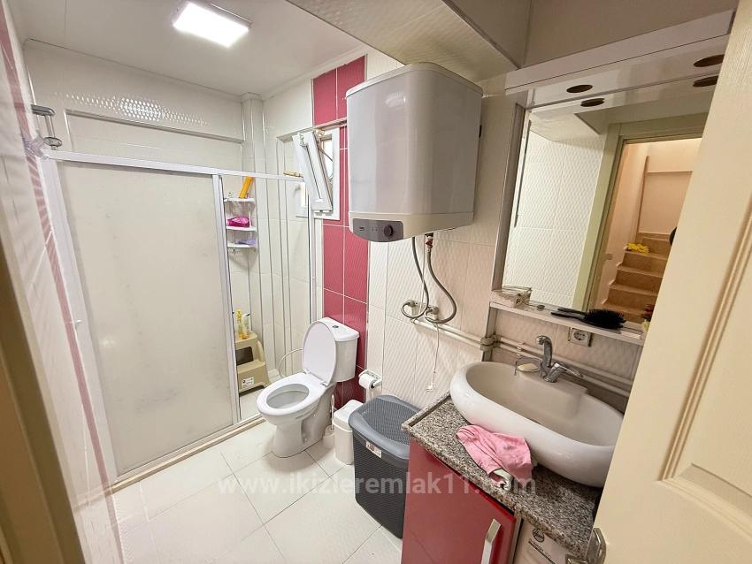 Продается Двухуровневая Вилла 5+1 С Просторным Садом В Доганбее, Сеферихисар.