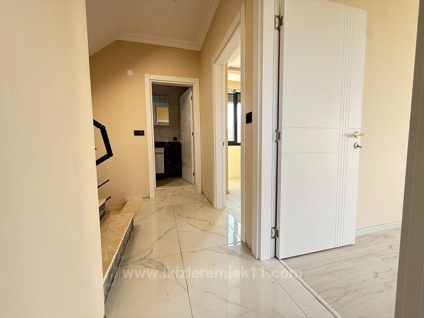 Двухуровневая Вилла 3+1 С Новым Садом На Продажу В Сеферихисар Доганбей