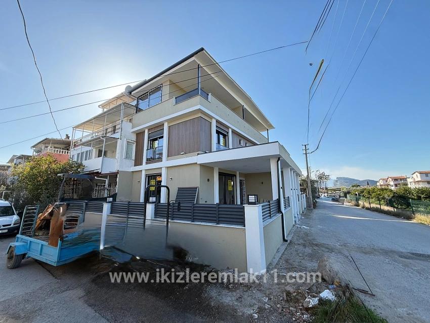 Для продажи Вилла 3+1 в Cumhuriyet Seferihisar Doğanbey - 170 m²