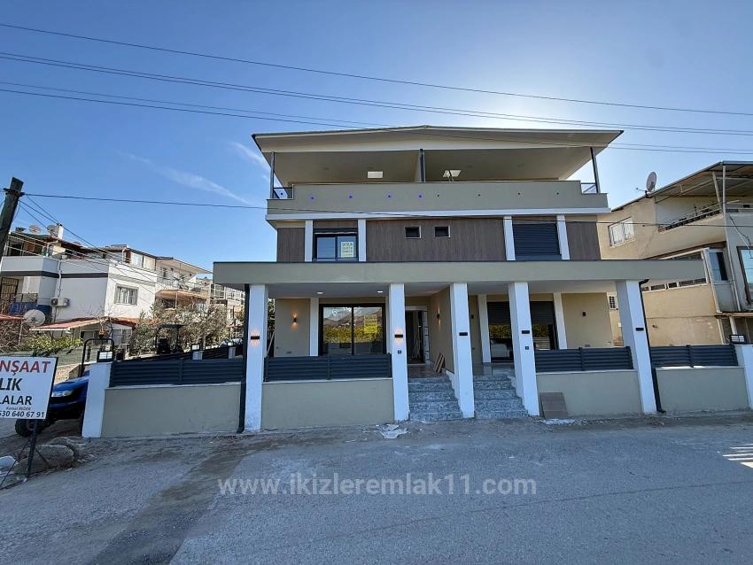 Продается Роскошная Новая Вилла 3+1 С Садом Недалеко От Моря В Доганбее, Сеферихисар.