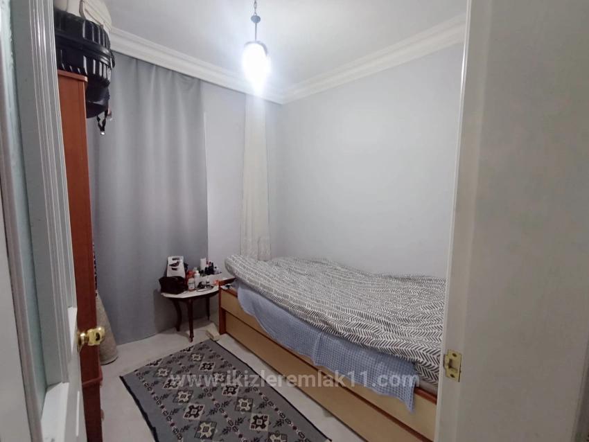 Для продажи Семейный дом 6+1 в Cumhuriyet Seferihisar Doğanbey - 200 m²