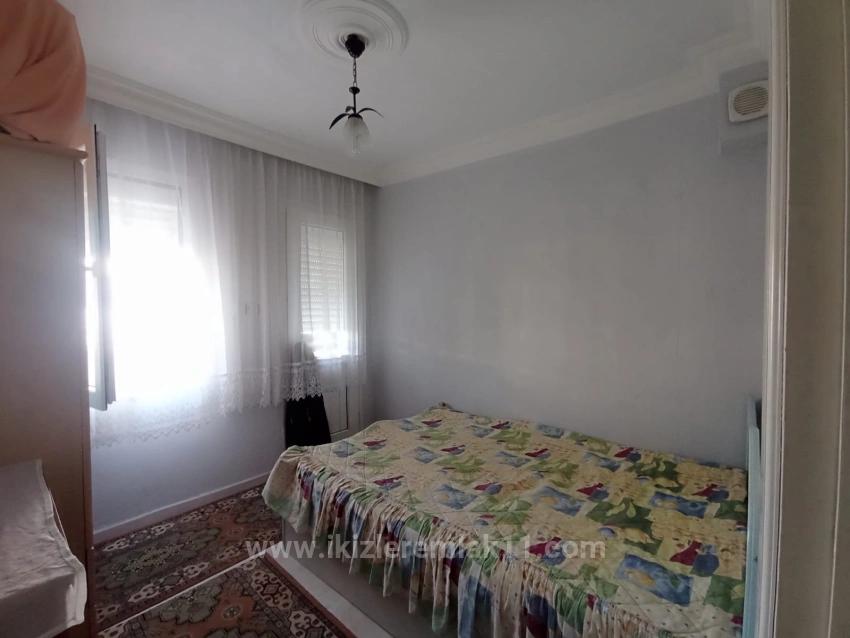 Для продажи Семейный дом 6+1 в Cumhuriyet Seferihisar Doğanbey - 200 m²