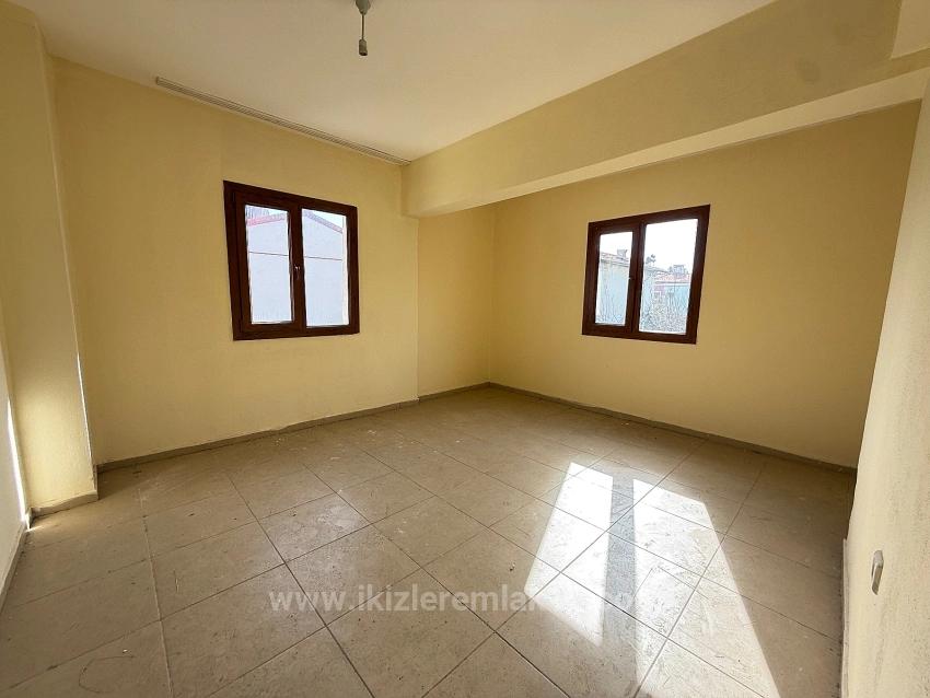Для продажи Семейный дом 3+1 в Cumhuriyet Seferihisar Doğanbey - 240 m²
