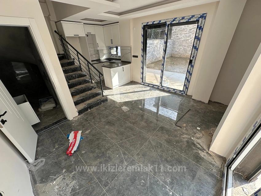 Новая Вилла 2+1 С Большим Садом На Продажу В Сеферихисар-Юркмез