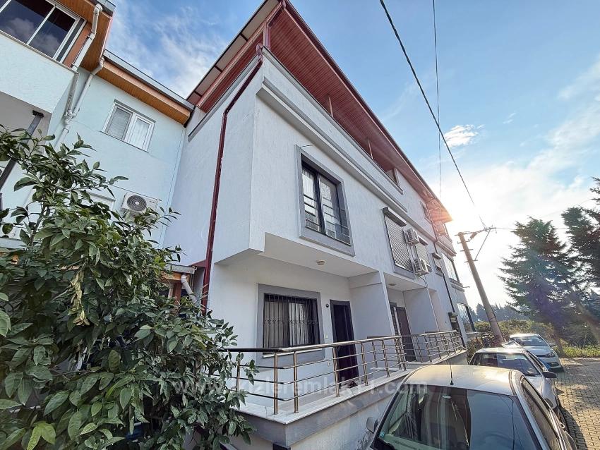 Продается Просторная Вилла/Летний Домик С 3 Спальнями И 1 Ванной Комнатой По Доступной Цене В Уркмезе, Сеферихисар.