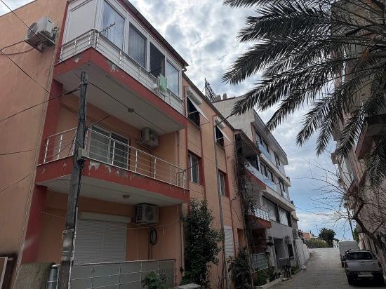 Продается Квартира 2+1 В Центре Сеферихисар-юркмез, 80м2, 200м От Моря.