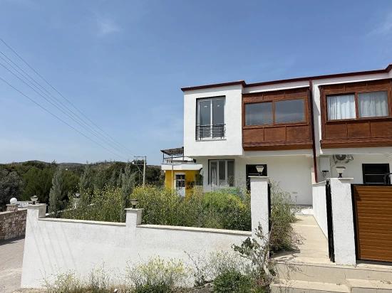 Продается Просторная Вилла/летний Домик С 3 Спальнями И 1 Ванной Комнатой По Доступной Цене В Доганбее, Сеферихисар.