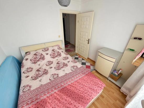 Продается Просторная Квартира 2+1 На Среднем Этаже В Районе Уркмез Центр, Сеферихисар.