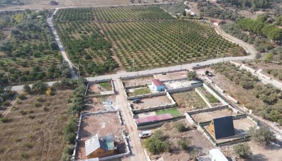 В Сеферихисаре Doğanbey Кавакдере Продается Купонная Земля Площадью 300 М2