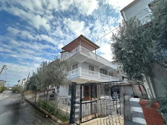 В Сеферихисаре Doğanbey Продается 4+1 Вилла В 500м От Моря