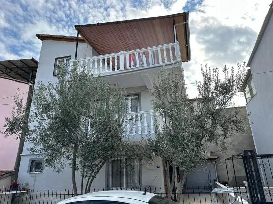 В Сеферихисаре Doğanbey Продается 4+1 Вилла В 500м От Моря