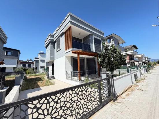 В Ürkmez Doğanbey Продажа Новой Отдельной Просторной Виллы 3+1